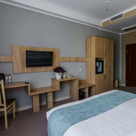 Park Hotel Al Bustan Шымкент Экстерьер фото