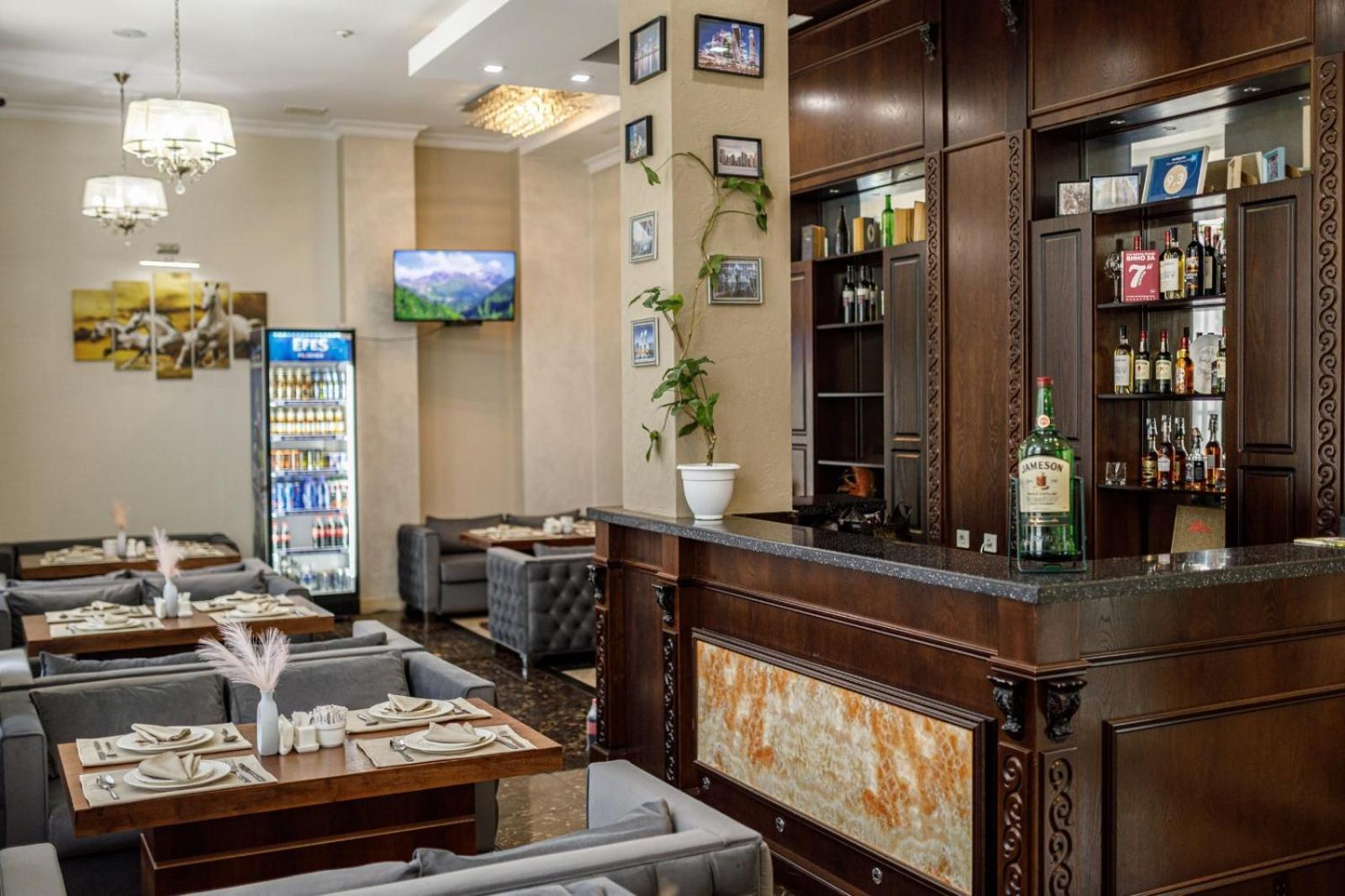 Park Hotel Al Bustan Шымкент Экстерьер фото