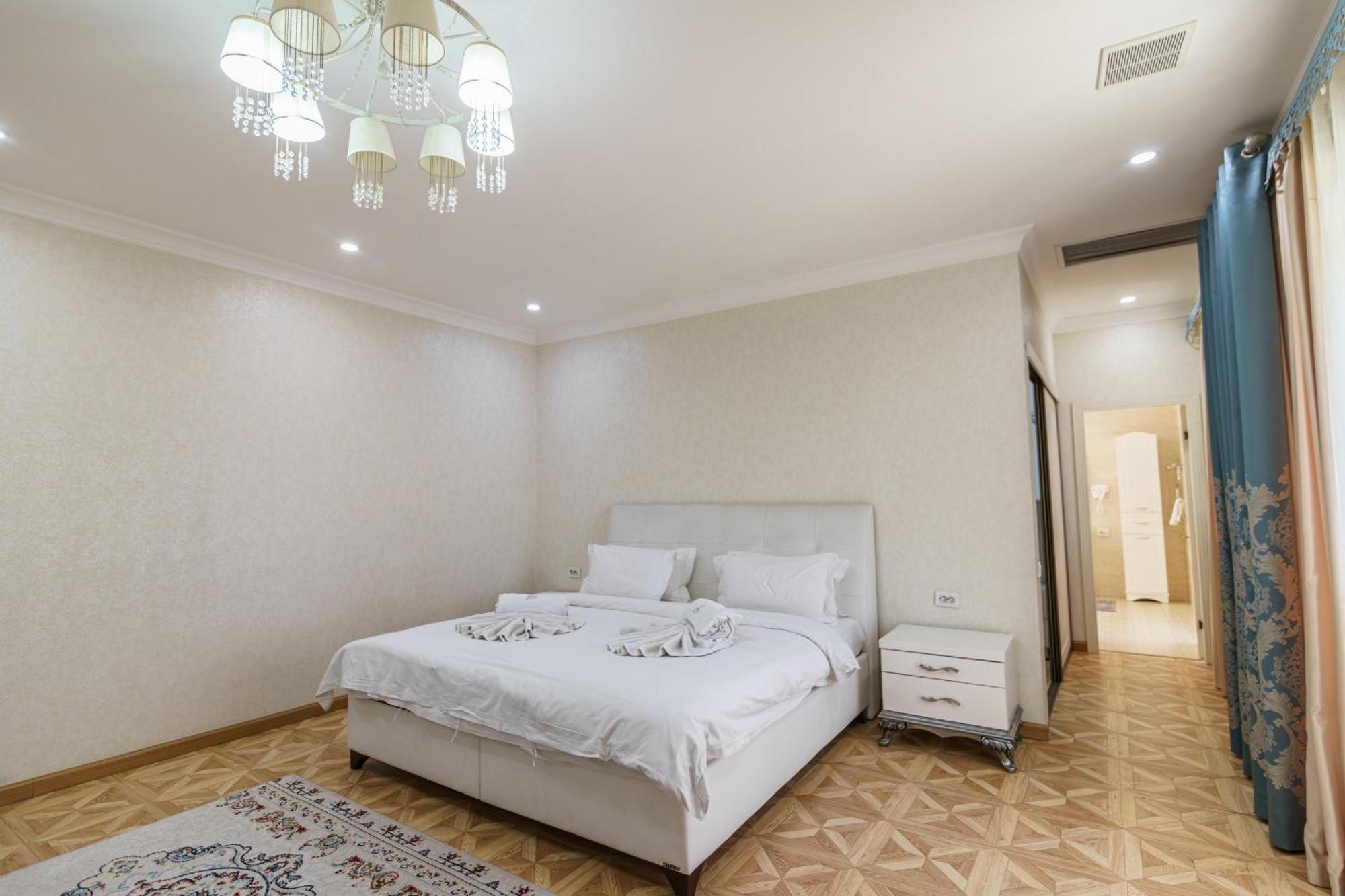 Park Hotel Al Bustan Шымкент Экстерьер фото