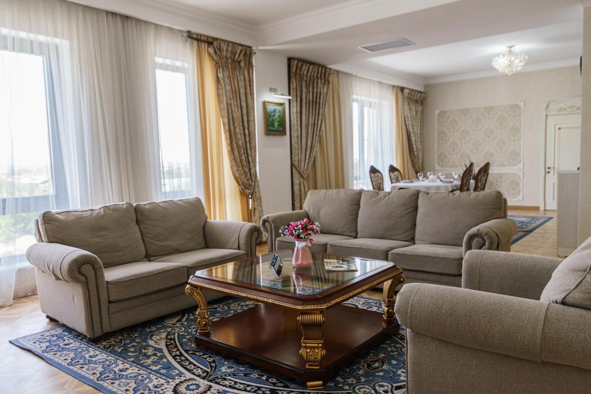 Park Hotel Al Bustan Шымкент Экстерьер фото