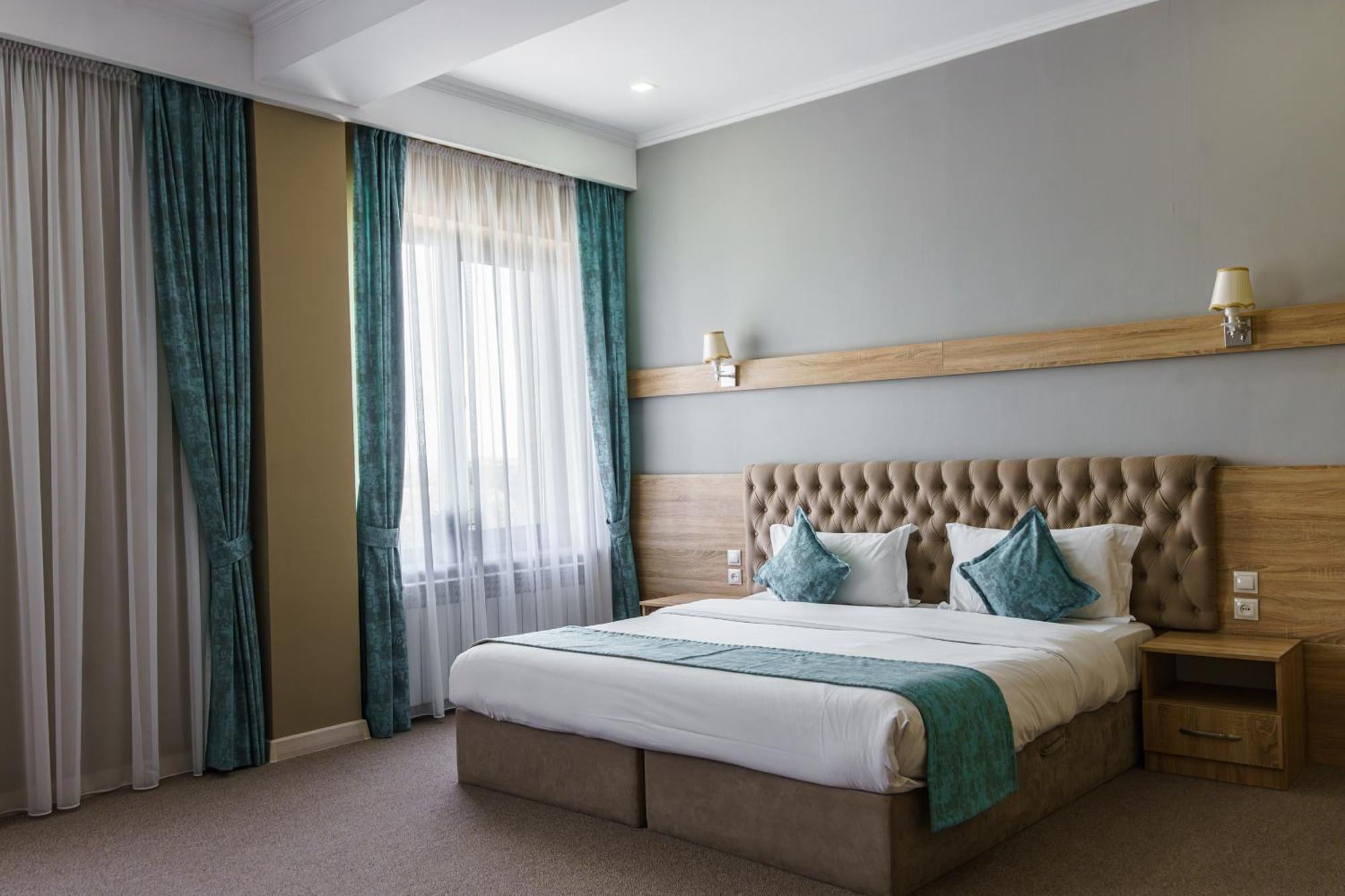 Park Hotel Al Bustan Шымкент Экстерьер фото